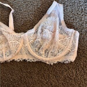 Victoria's Secret Lace Bra in Cream